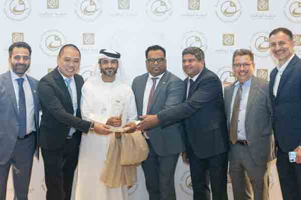 Agthia with the award