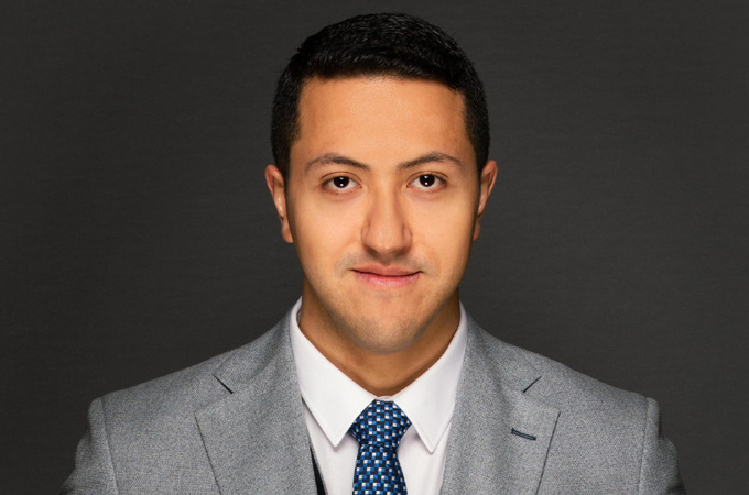 War tensions push dollar higher, weigh on gold...