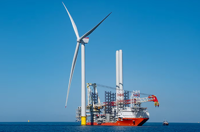 ScottishPower, Masdar set UK blade install record...