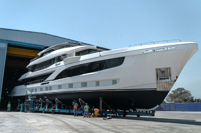 Majesty unveils new UAE-designed superyacht...