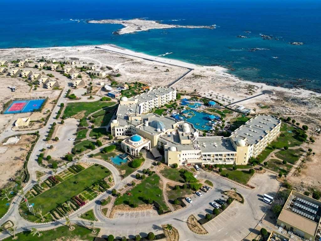 Oman hotel guest numbers, revenues see decline...