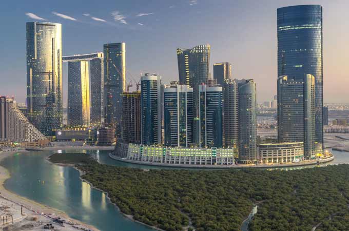 UAE real estate sector posts strong performance...